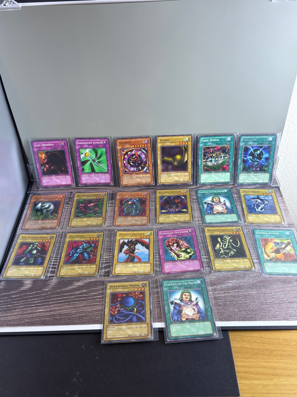 Yu-Gi-Oh! Lot of 20 Vintage Cards • Toon World • Harpie’s Brother • Mix LP/MP
